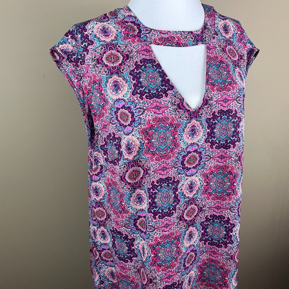 DR2 Sleeveless Blouse Size M Pink Blue, Bohemian Print, V-cutout